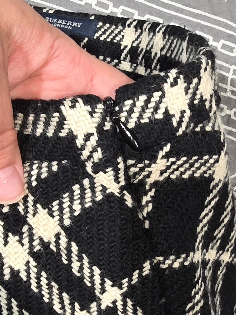 Burberry London Wool Plaid Skirt Size 10 - Picture 4 of 8